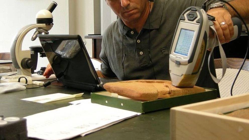 طیف سنج های XRF دستی ابزاری مناسب برای آنالیز مواد معدنی